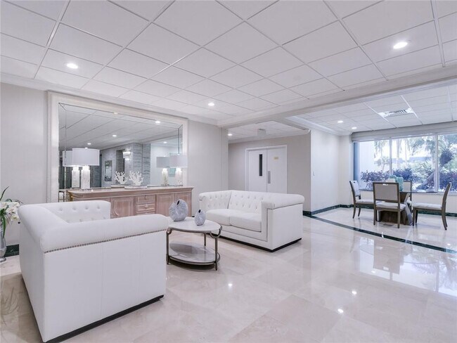 Building Photo - 3900 Galt Ocean Dr