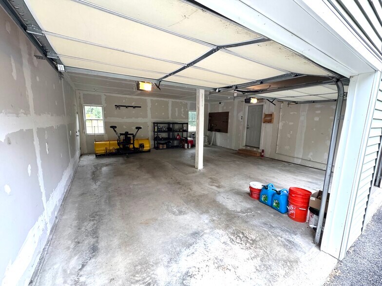 2 Car Garage - 626 Methodist Rd