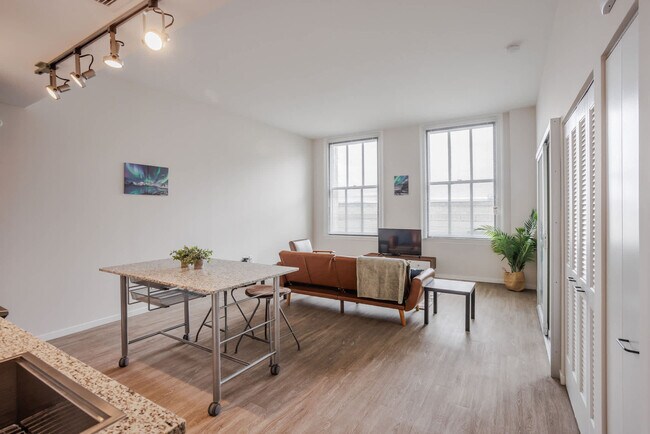 Building Photo - 9-JAN-JAN E 4th St