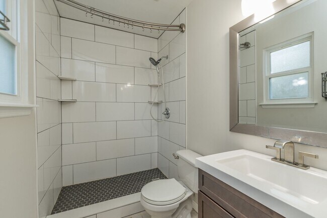 Building Photo - Fully Updated 3BR/2BA in Martinez – Vaulted Ceilings, Stone Fireplace & Fenced Yard!