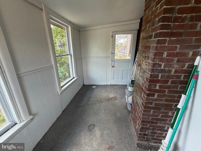 Building Photo - 577 Billings Ave