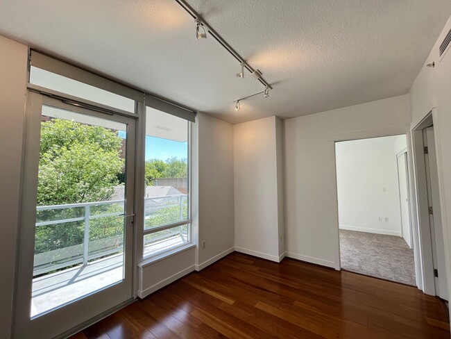 Building Photo - Benson Tower Condo in the Heart of Downtow...