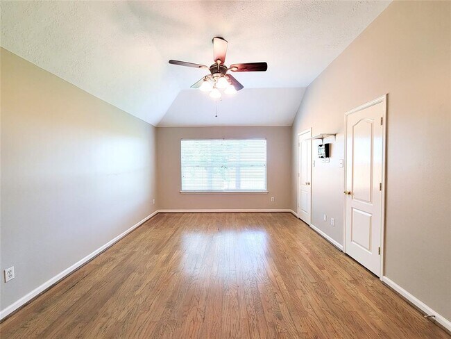 Building Photo - 12307 Shadowvista Dr