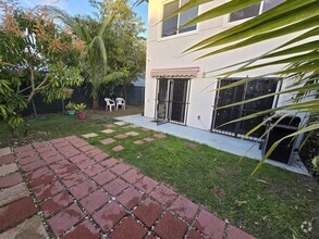 Building Photo - 26132 SW 136 Ct