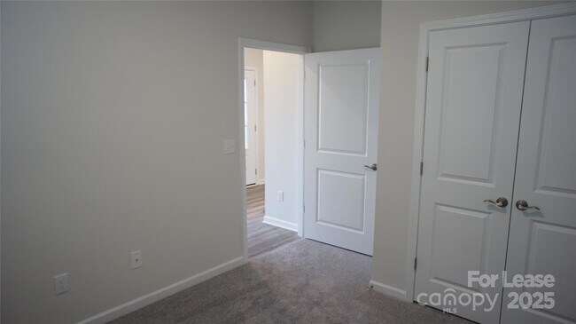 Building Photo - 137 Pampas Pl