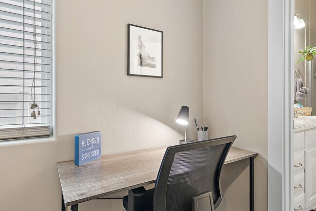 Building Photo - 2900 N Villere Ln