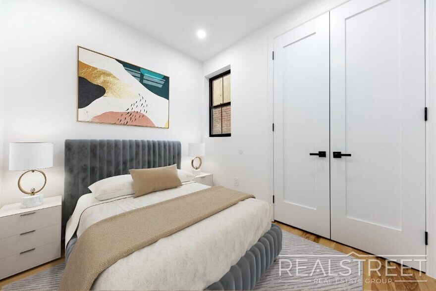 Building Photo - STUNNING 4+ BED 3 BATH DUPLEX + YARD IN PRIME BUSHWICK TOWNHOUSE