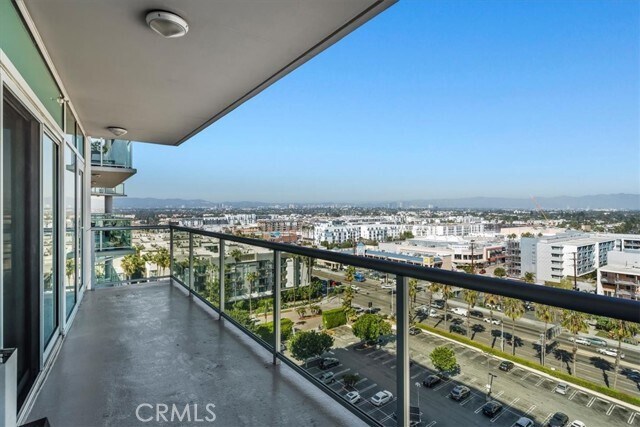 Building Photo - 13600 Marina Pointe Dr