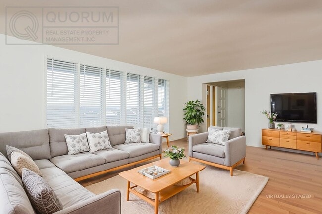 Building Photo - Beautiful 4 Bed 2 Bath House