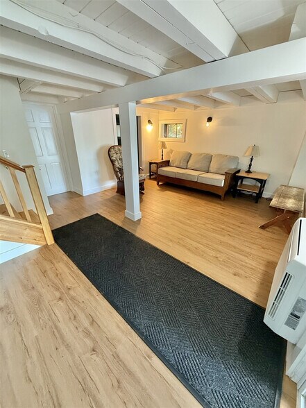 Primary Photo - 145 Beach Rd