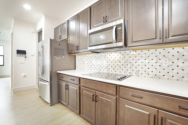 Building Photo - 6151 Yerba Buena Ct