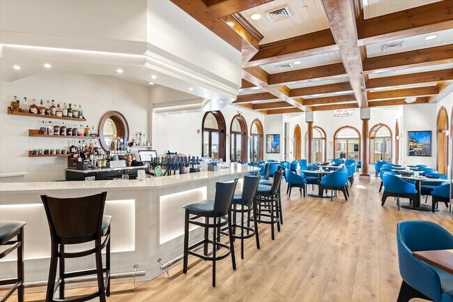 Building Photo - 215 S Ocean Grande Dr