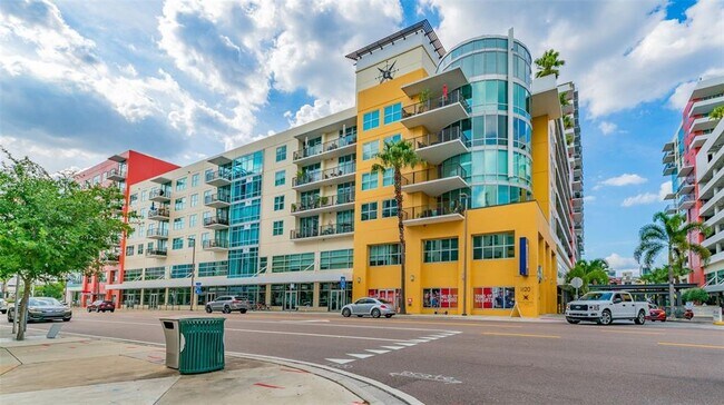 Building Photo - 1120 E Kennedy Blvd