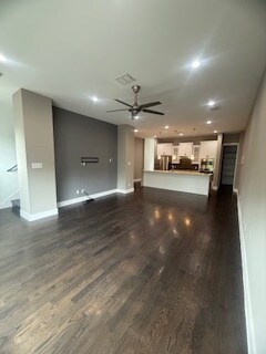 Building Photo - 3008 Zenia Dr