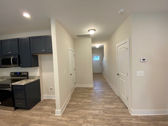 Building Photo - 917 Hillman Ln