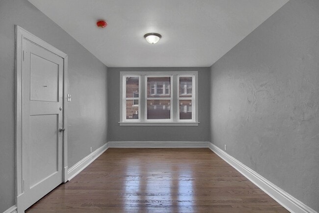 Building Photo - Chic lil Studio