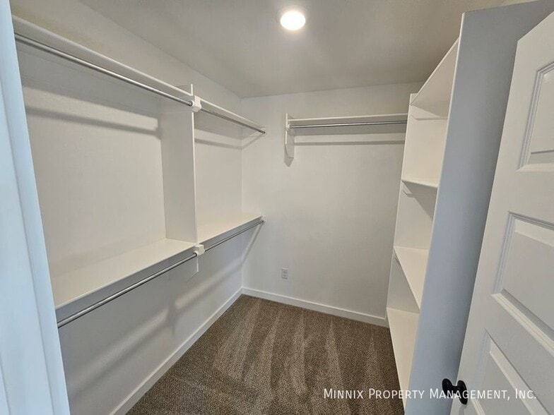 Building Photo - 2622 Tiffin Ave