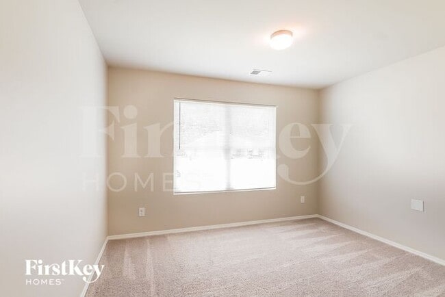 Building Photo - 240 Hillcrest Dr