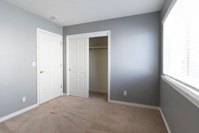 Building Photo - 16130 SW Loon Dr