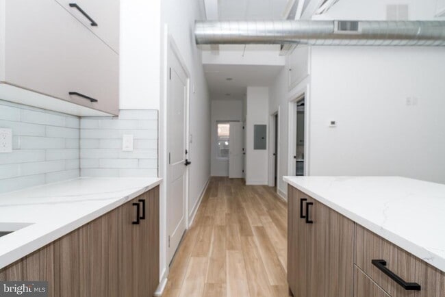 Building Photo - 2700 E Auburn St