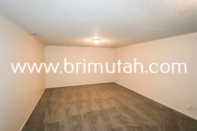 Building Photo - 3671 S 2245 E