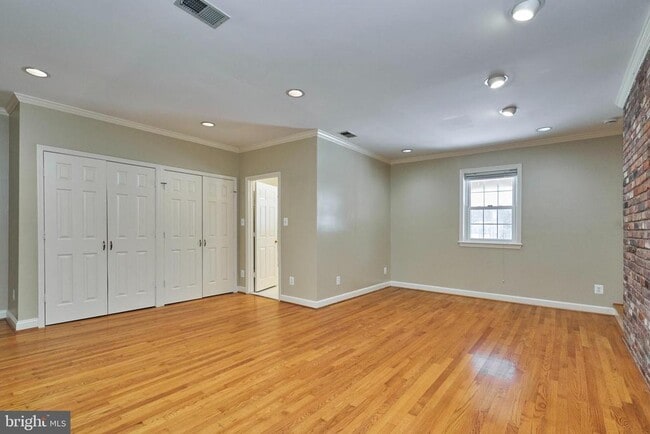 Building Photo - 500 Springvale Rd