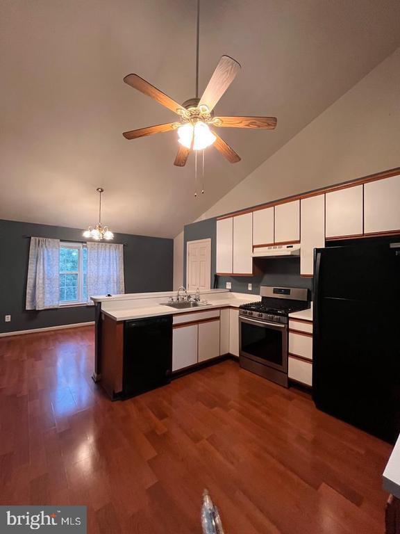 Building Photo - 9213 Azure Ct
