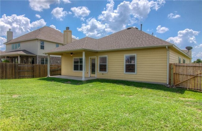 Building Photo - 3 Bedroom 2 Bathroom Georgetown Village Home