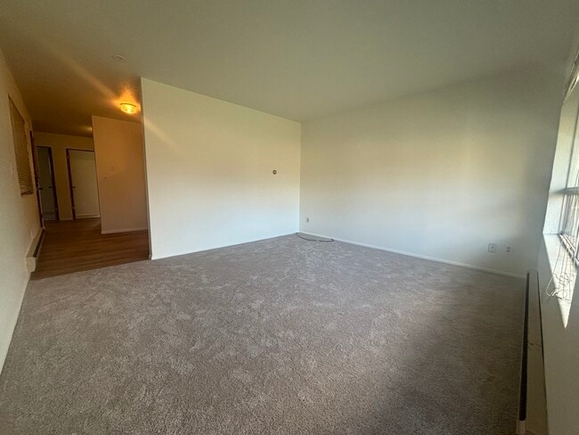 Building Photo - 948 N Montgomery Ave