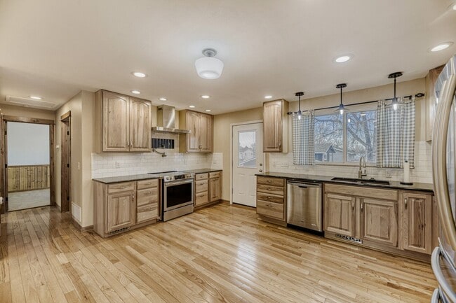 Building Photo - 5943 Culebra Ct