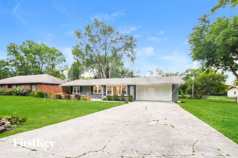 Building Photo - 648 Sycamore St