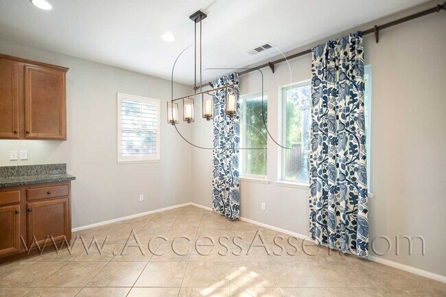 Building Photo - 29534 Dry Creek Dr