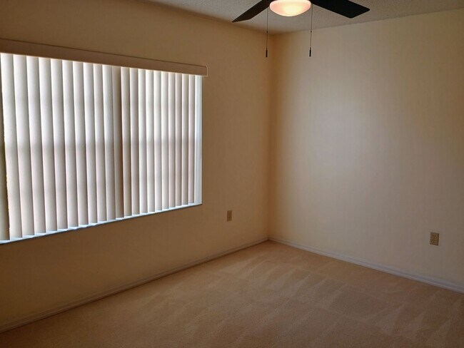 Building Photo - 2 bedroom 2 bathroom Large House for rent ...