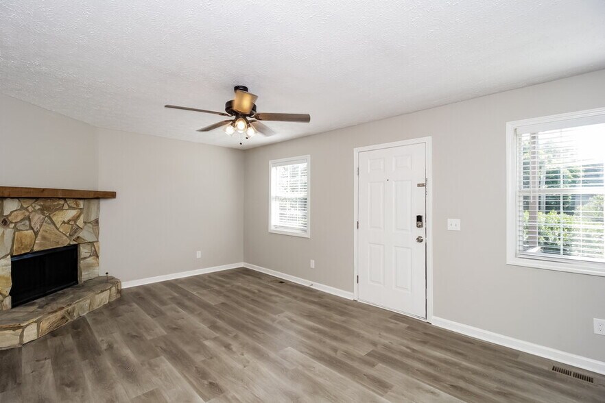 Building Photo - 3756 Cherokee Overlook Dr