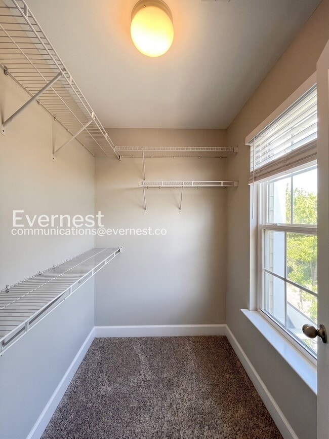 Building Photo - 7222 Althorp Way