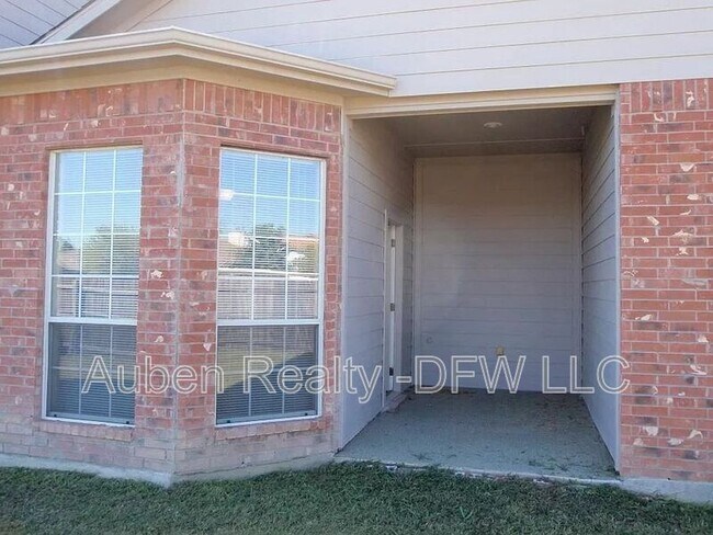 Building Photo - 815 Valleybrooke Dr