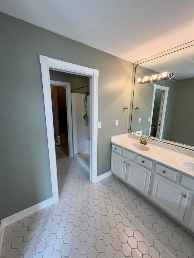Building Photo - 367 Mainsail Dr