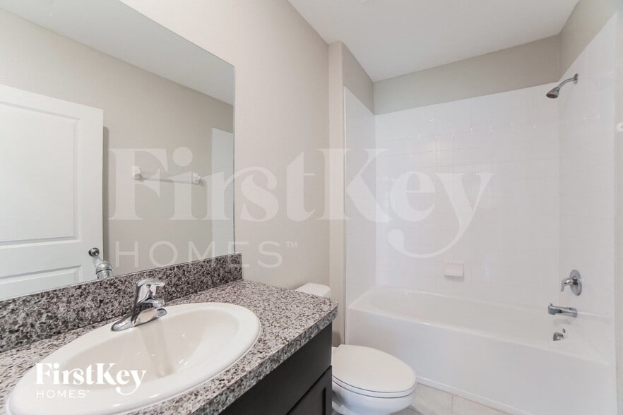 Building Photo - 10215 Cool Waterlily Ave