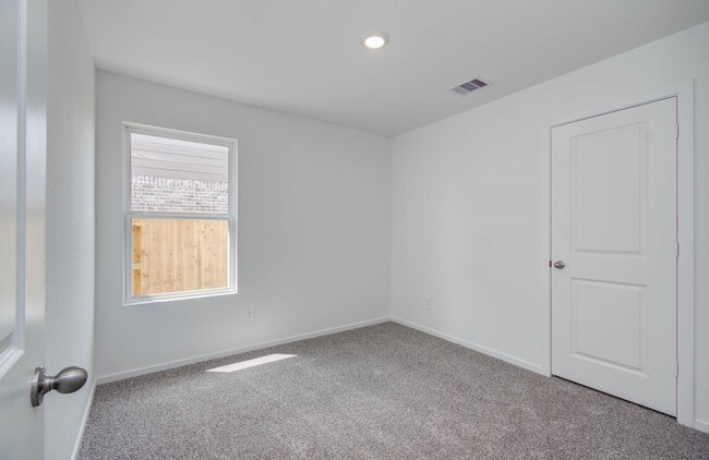 Building Photo - 3012 Dylan Skyland Dr