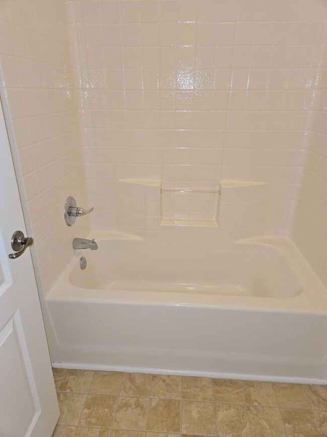 Building Photo - Virginia Beach living at its BEST!