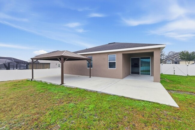 Building Photo - 5023 SW 58th Pl