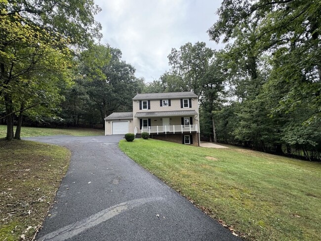 Building Photo - 250 Bobcat Ln