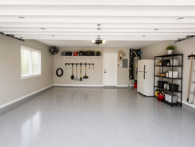 Building Photo - Updated 3BR Niceville Home with Soaring Ceilings, Luxury Primary Suite & Spacious Cul-de-Sac Lot