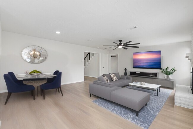 Building Photo - 16615 Glamis Ln