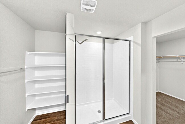 Building Photo - 1 MONTH FREE RENT WITH 18 - 24 MONTH LEASE!!! AVAILABLE THROUGH MARCH ONLY!