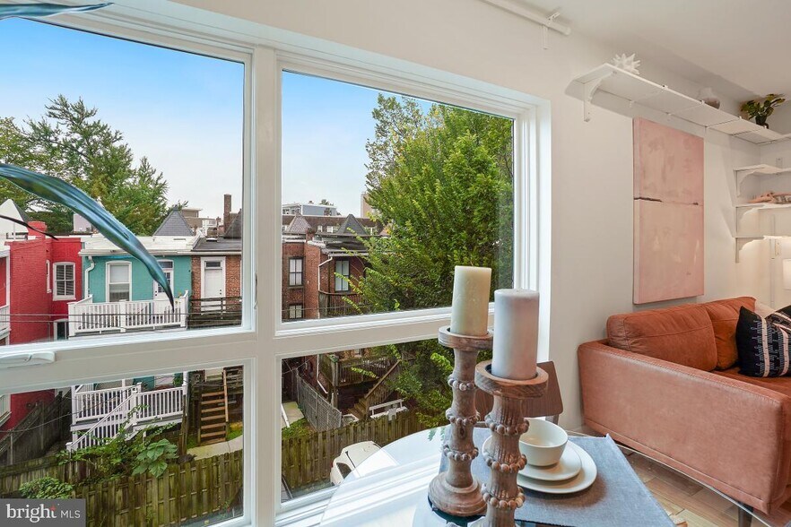 Building Photo - 1514 Newton St NW