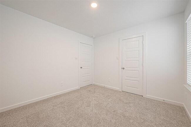 Building Photo - 3012 Skyline Mesa Dr