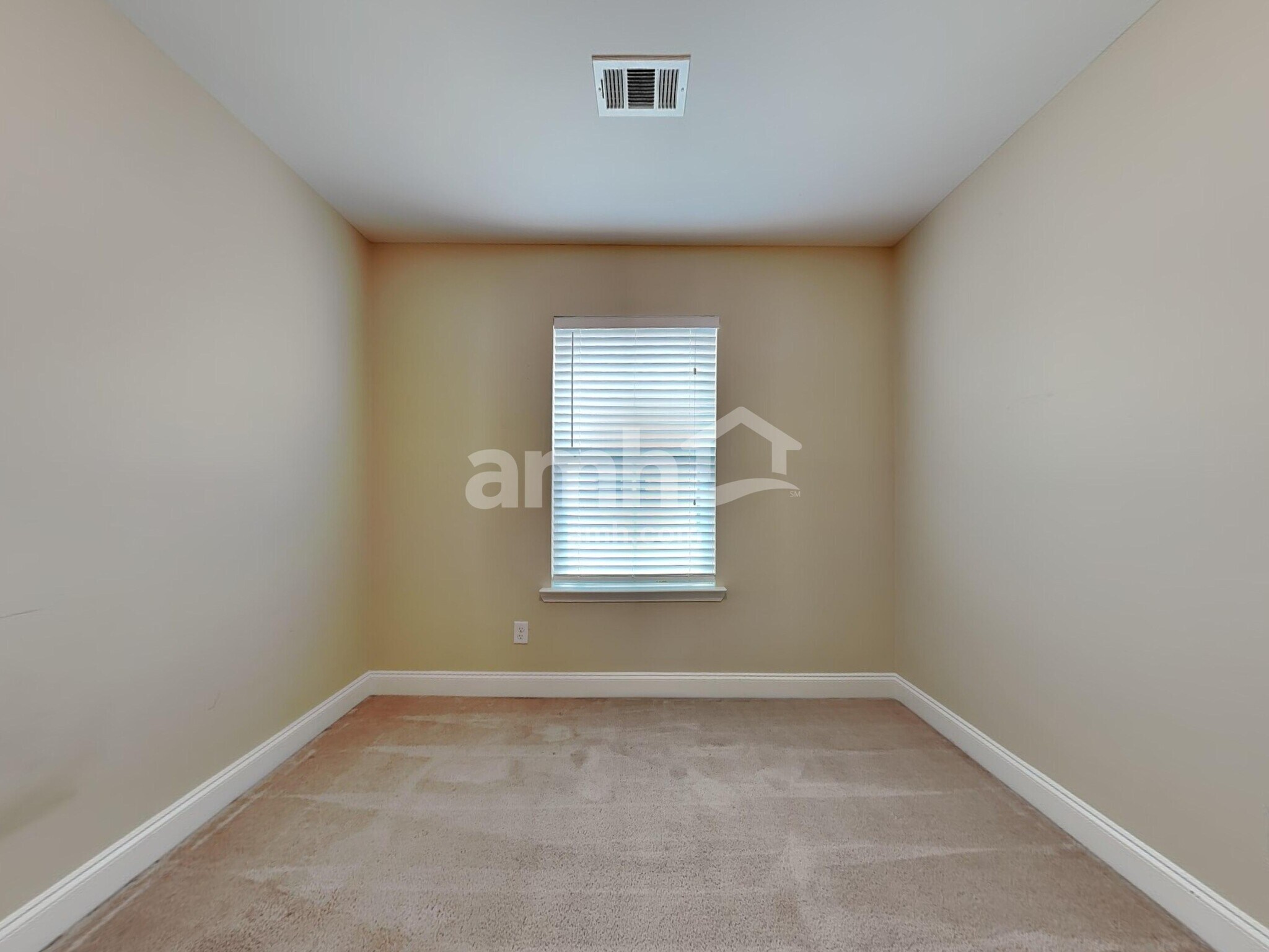 Building Photo - 306 Crabapple Cir