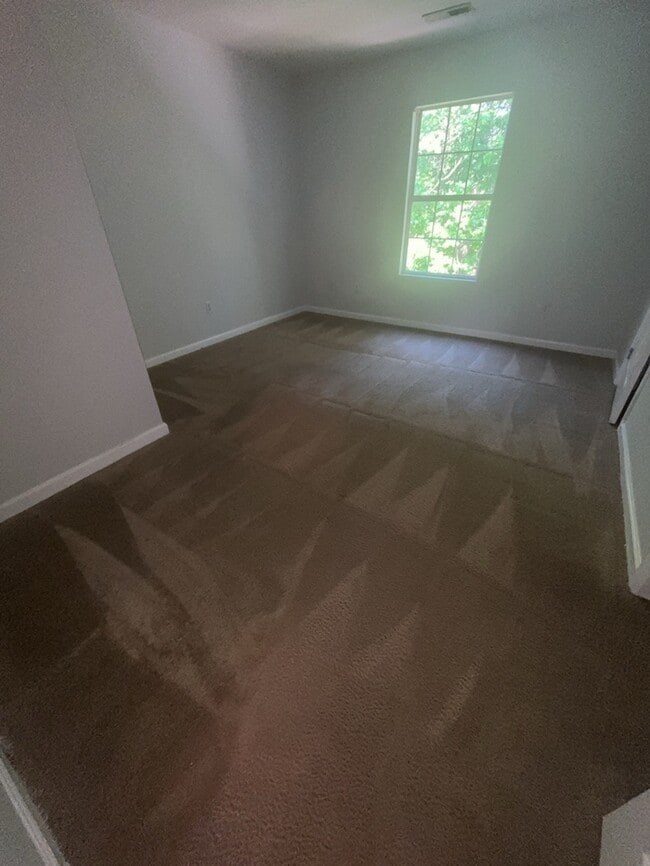 Building Photo - 207 Graycliff Ct