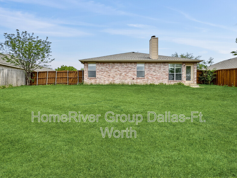 Building Photo - 3214 Creekside Dr